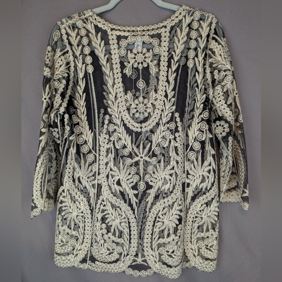 Cato's medium sheer and brocade blouse 3/4 sleeves - Picture 3 of 11